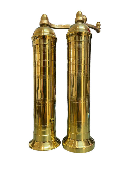 Pair of salt and pepper mills in solid brass, with handle for grinding, flanged base, top filling, premium product, 23cm height